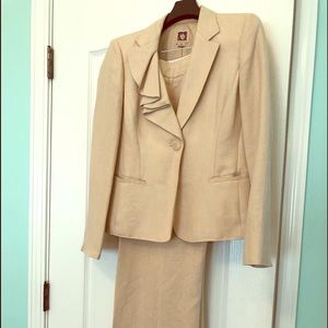 Anne Klein linen suit.